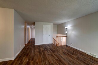 390 Columbus Ct in Sun Prairie, WI - Building Photo - Building Photo