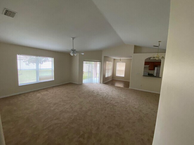 10 Point Pleasant Dr in Palm Coast, FL - Building Photo - Building Photo