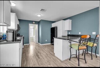 334 E Bayview Ave in Ocean Gate, NJ - Building Photo - Building Photo