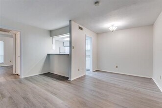 12816 Midway Rd in Dallas, TX - Building Photo - Building Photo