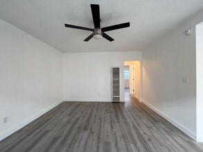 14715 Chadron Ave in Gardena, CA - Building Photo - Building Photo