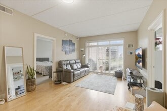 1670 Mill St in Des Plaines, IL - Building Photo - Building Photo