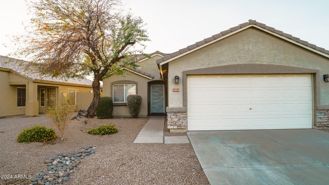 2002 N 104th Ave in Avondale, AZ - Building Photo