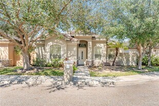 15 D S St in McAllen, TX - Building Photo