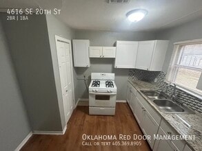 4616 SE 20th St in Del City, OK - Foto de edificio - Building Photo