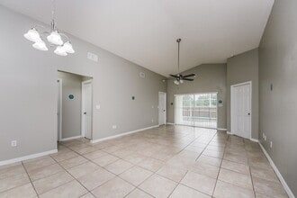 1125 Winding Water Way in Clermont, FL - Foto de edificio - Building Photo