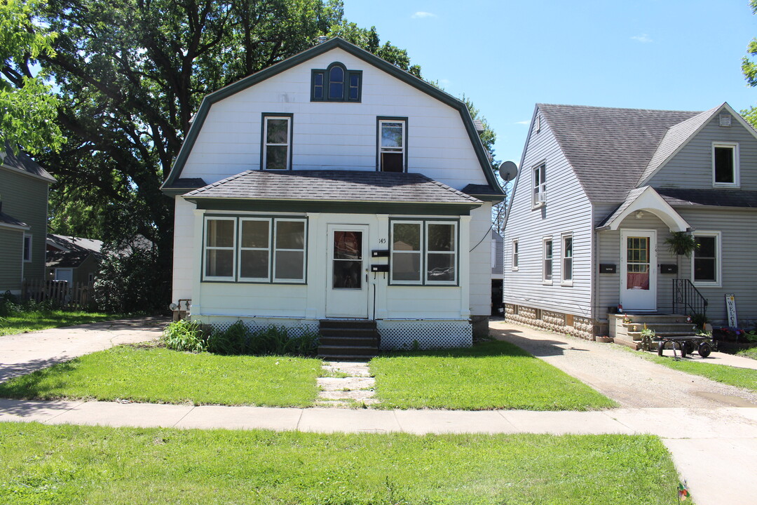 145 South St, Unit B in Owatonna, MN - Foto de edificio