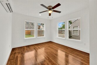 6620 Lawndale St in Houston, TX - Foto de edificio - Building Photo