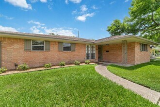 4118 Donna Lynn Dr in Houston, TX - Building Photo - Building Photo