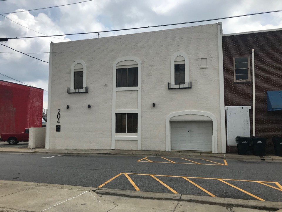 204 N McMorrine St in Elizabeth City, NC - Building Photo