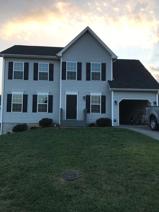 property at 450 Chelsea Loop