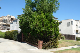 12061-12065 Hoffman St in Studio City, CA - Building Photo - Building Photo