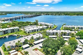 1950 SW Palm City Rd in Stuart, FL - Building Photo - Building Photo