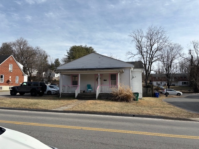 448 Roanoke St E in Blacksburg, VA - Building Photo