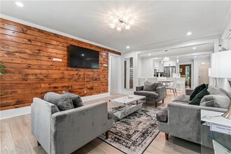 1129 Graymont Dr SW in Atlanta, GA - Building Photo - Building Photo