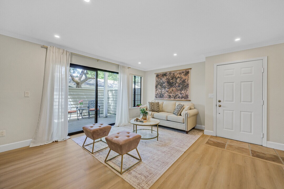 160 Eastridge Dr in San Ramon, CA - Building Photo