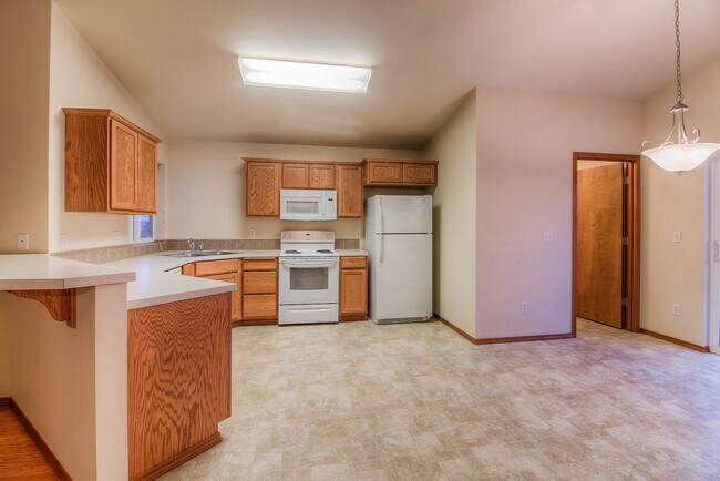 8903 Midvale Rd-Unit -8903 #2 in Yakima, WA - Foto de edificio - Building Photo