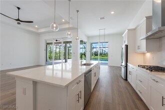 17323 Blue Sapphire Dr in Ft. Myers, FL - Building Photo - Building Photo