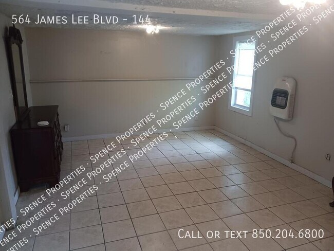 564 W James Lee Blvd in Crestview, FL - Building Photo - Building Photo