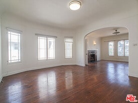 109 S Berendo St in Los Angeles, CA - Building Photo