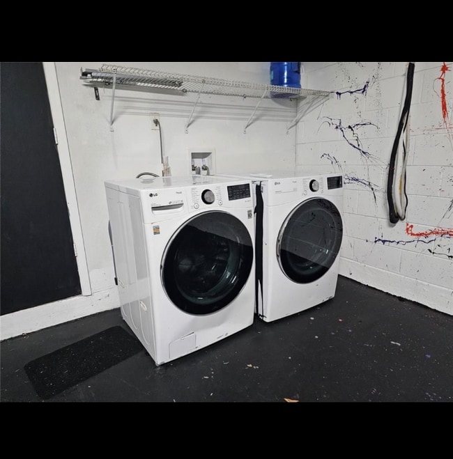 1060 Dees Dr in Oviedo, FL - Building Photo - Building Photo