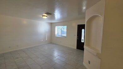 4167 E Market St in Tucson, AZ - Building Photo - Building Photo