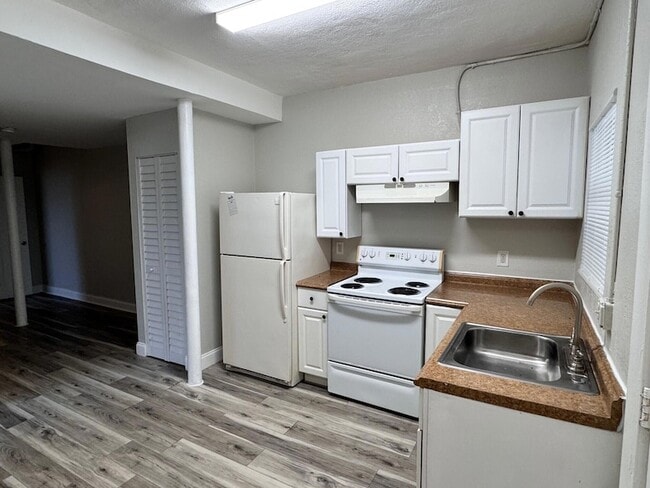 1200 N Sapodilla Ave, Unit 1 in West Palm Beach, FL - Building Photo - Building Photo
