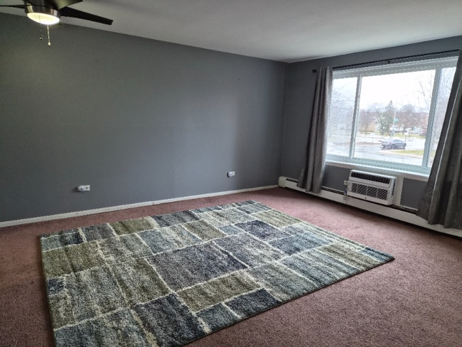 1500 Robin Cir in Hoffman Estates, IL - Building Photo - Building Photo