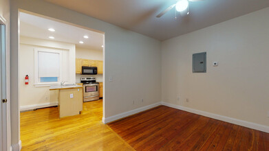 15 Linden St, Unit 2 in Boston, MA - Building Photo - Building Photo