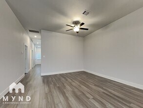 4826 Paula St in Houston, TX - Foto de edificio - Building Photo