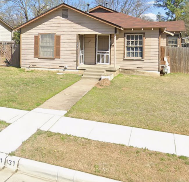 property at 2829-2831 Handley Dr