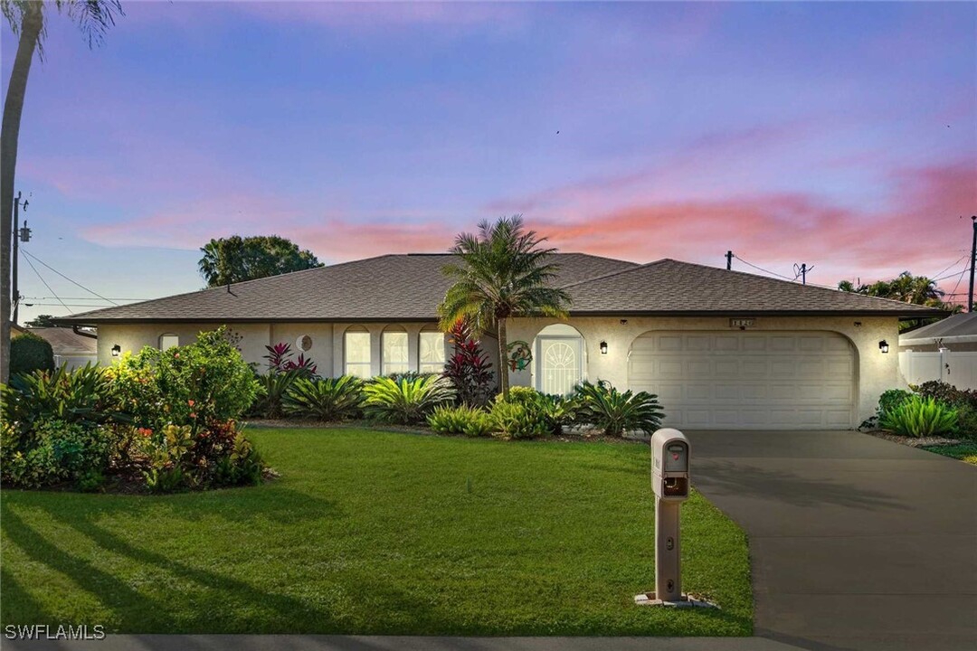 1426 SE 34th Terrace in Cape Coral, FL - Building Photo