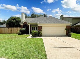 5202 Spring Cir Dr in Pearland, TX - Building Photo