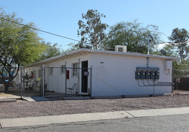 33-66 N Chapel Ave in Tucson, AZ - Building Photo - Building Photo