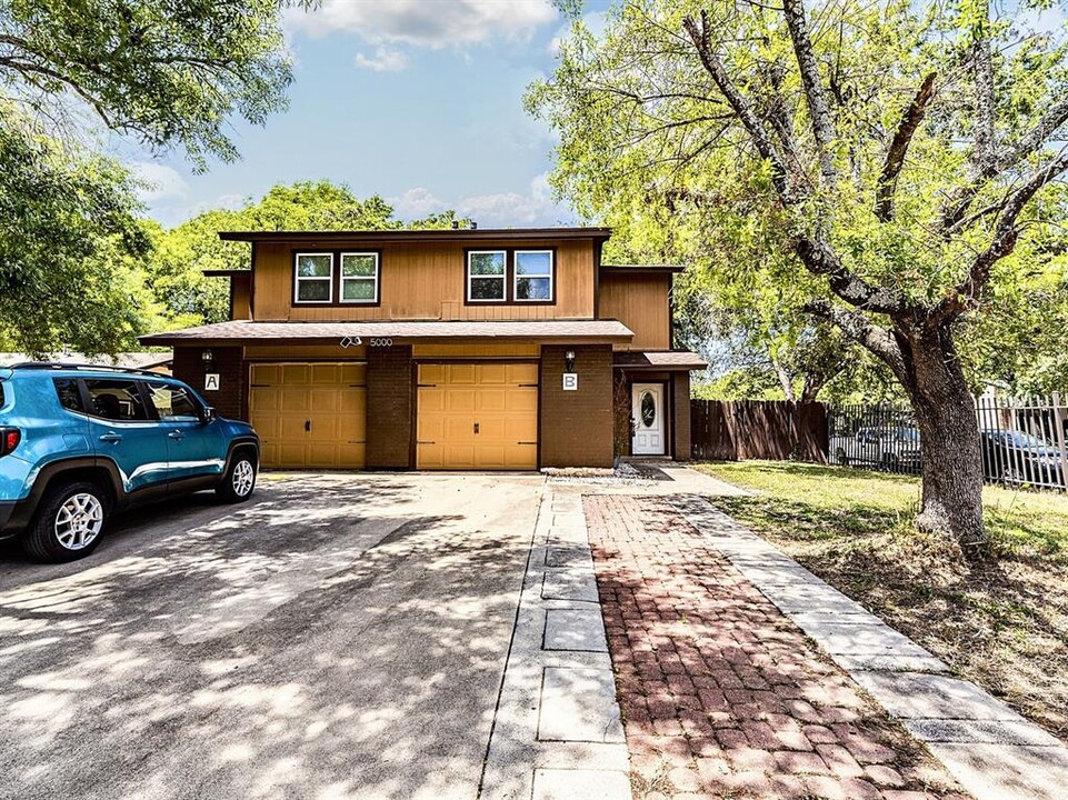 5000 Coffee Cup Cove in Austin, TX - Foto de edificio