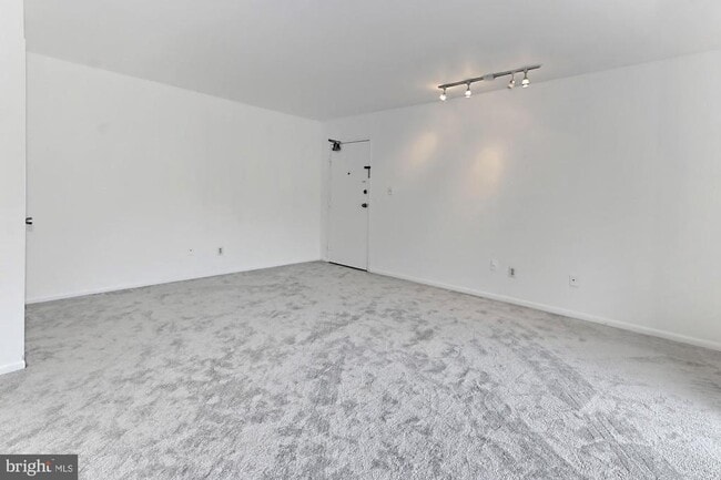4116 Mangalore Dr in Annandale, VA - Building Photo - Building Photo