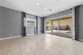 349 Bronze Creek Ct in Las Vegas, NV - Building Photo - Building Photo