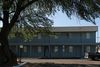 Executive Apartments in Tucson, AZ - Building Photo - Building Photo