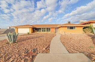 4311 N Stanton St in El Paso, TX - Building Photo