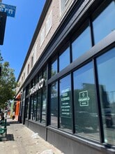 5001 Melrose Ave in Los Angeles, CA - Foto de edificio - Building Photo