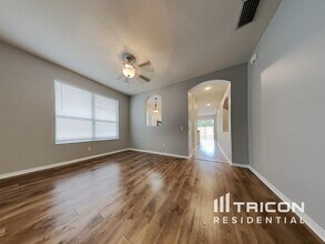 10337 Avelar Ridge Dr in Riverview, FL - Building Photo - Building Photo