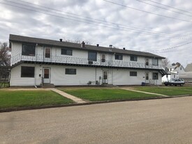 815 4th St SW in Valley City, ND - Building Photo