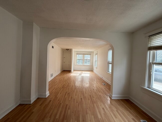 215 Fuller Rd in Hinsdale, IL - Building Photo - Building Photo