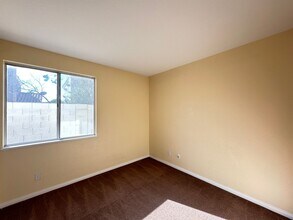 2252 Pine Forest Ct in Las Vegas, NV - Building Photo - Building Photo