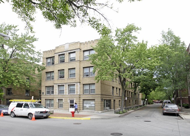 520 W Belden Ave in Chicago, IL - Building Photo - Building Photo