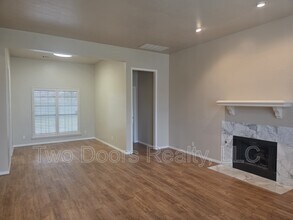 13820 Oakmond Rd in Edmond, OK - Building Photo - Building Photo