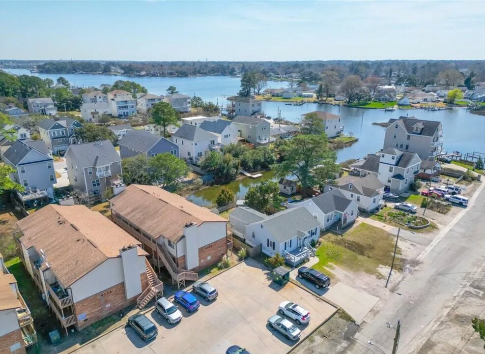 9532 5th Bay St, Unit D in Norfolk, VA - Building Photo