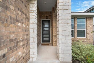 912 Leaning Oak Ln in Andice, TX - Building Photo - Building Photo