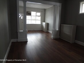 52 Center St in Ashley, PA - Building Photo - Building Photo