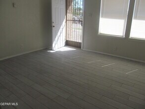 253 Jensen Ave in El Paso, TX - Building Photo - Building Photo